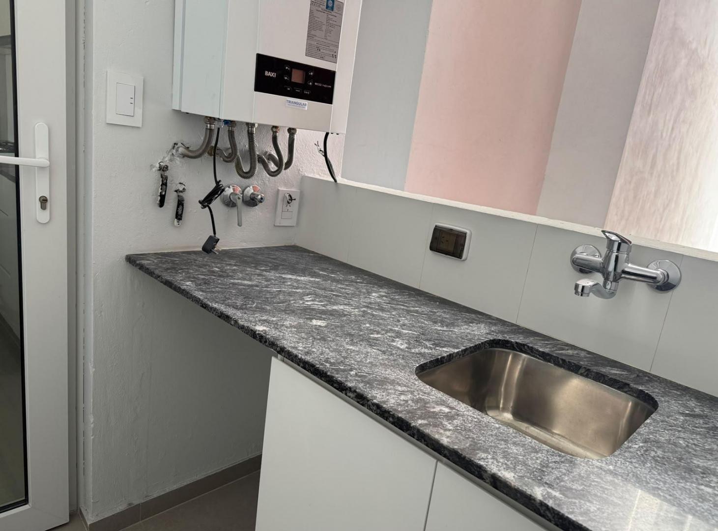 Foto de DEPARTAMENTO EN ALQUILER DE 1 DORMITORIO CON COCHERA, imagen 3
