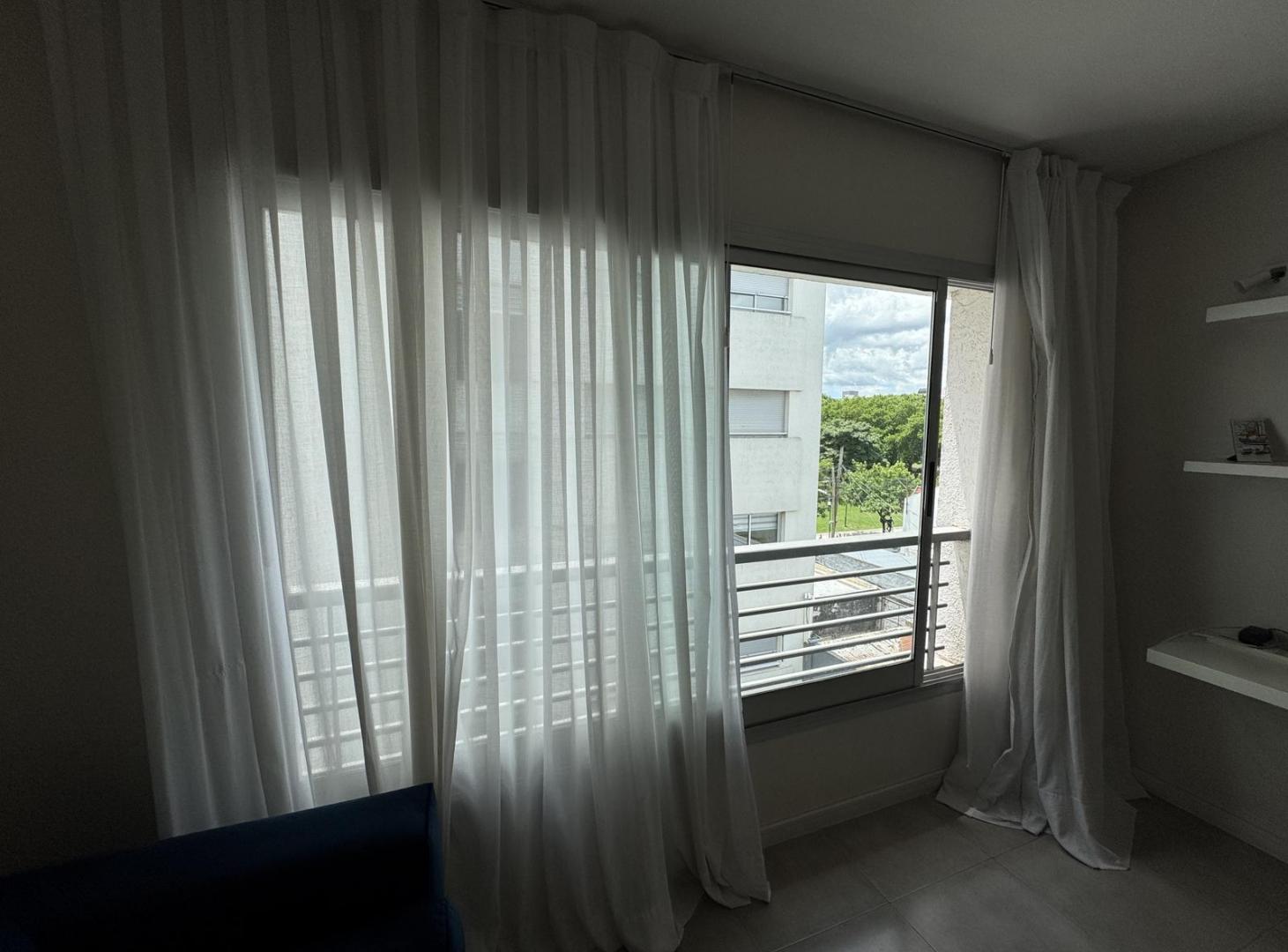 Foto de Departamento de 2 dormitorios en Venta con cochera Plaza Malvinas, imagen 2
