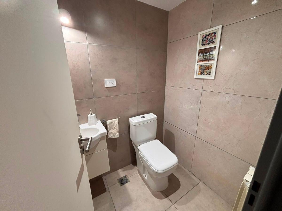 Foto de Semipiso de Categoría con Balcón Corrido y Cochera Cubierta, imagen 3