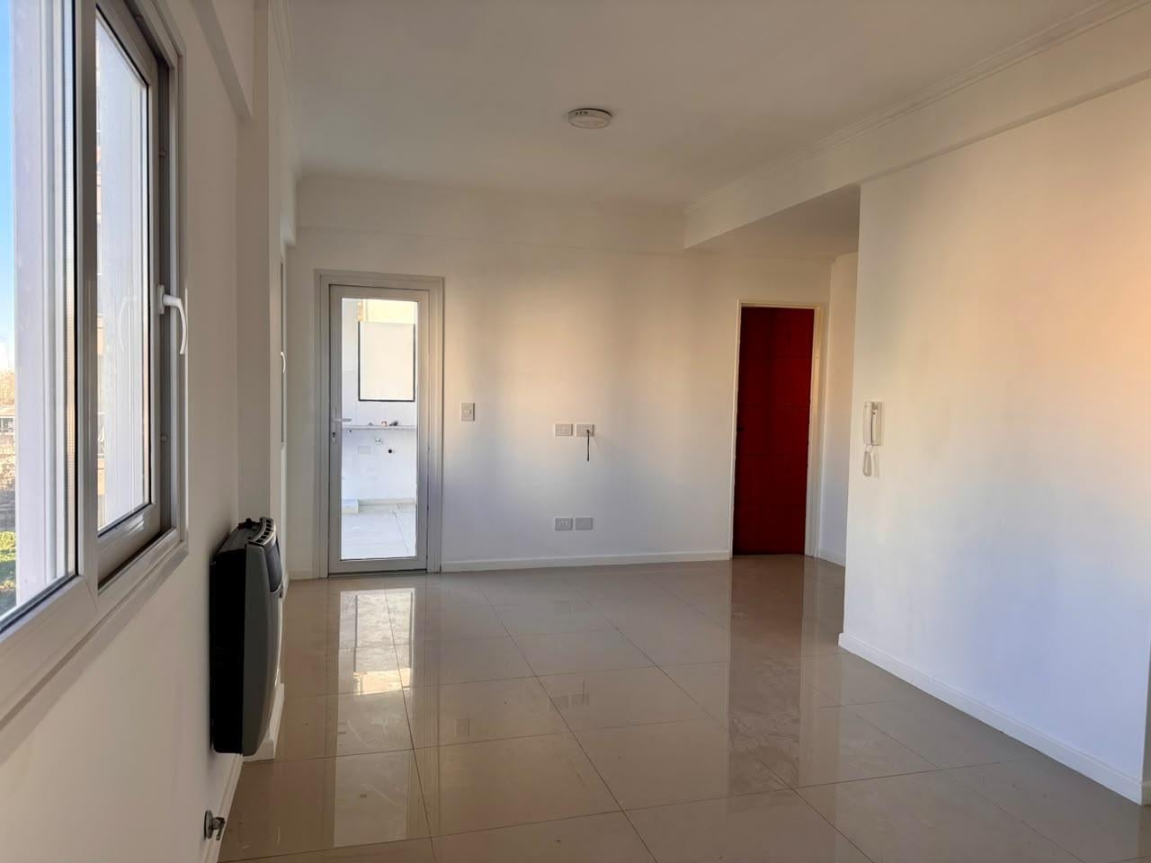 Foto de DEPARTAMENTO EN ALQUILER DE 1 DORMITORIO EN LA PLATA, imagen 3