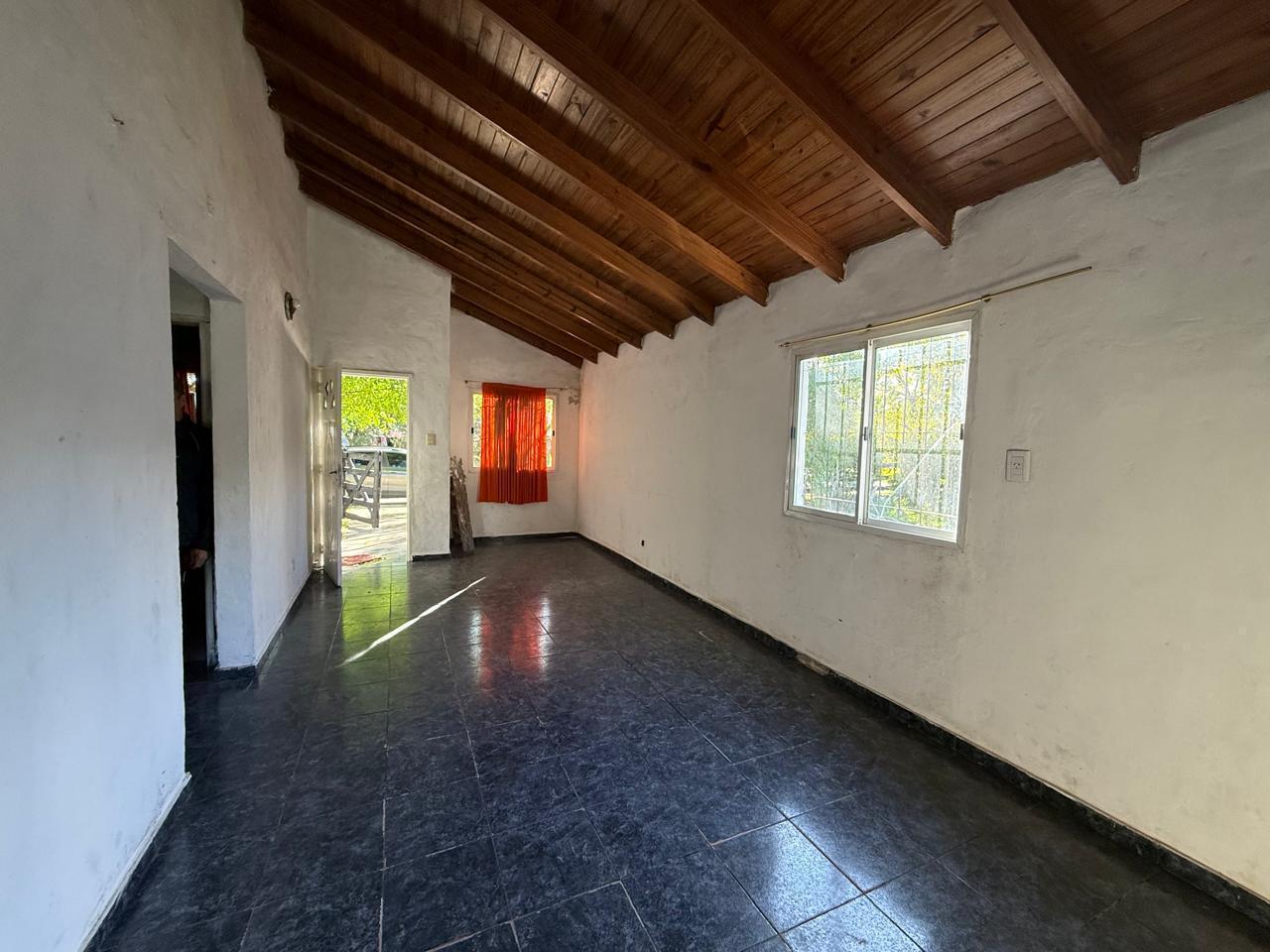 Foto de VENTA DE CASA EN GDOR UDAONDO 2 DORMITORIOS CAÑUELAS, imagen 1