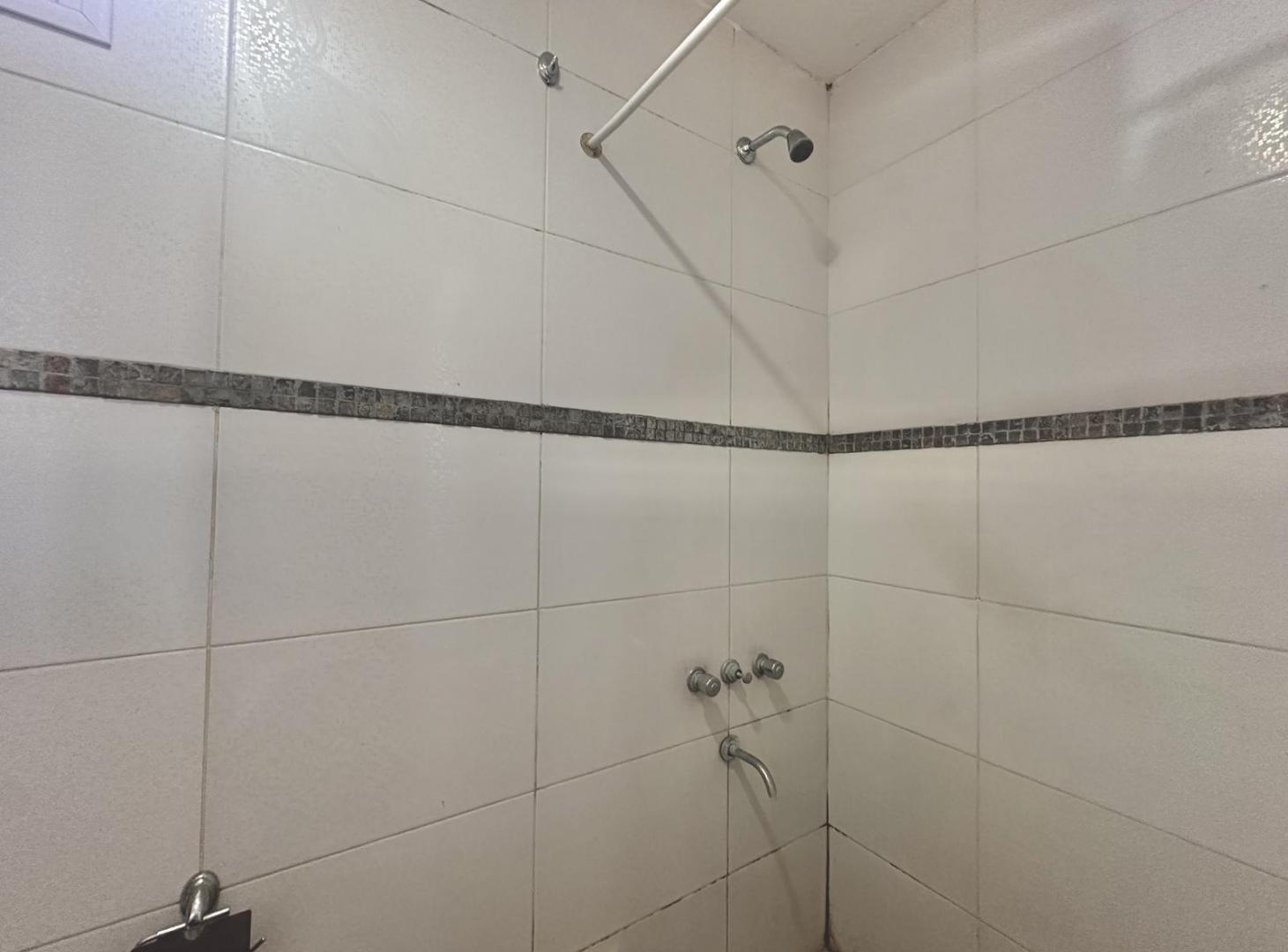Foto de Casa en VENTA de 1 dormitorio - Lisandro Olmos, La Plata, imagen 3