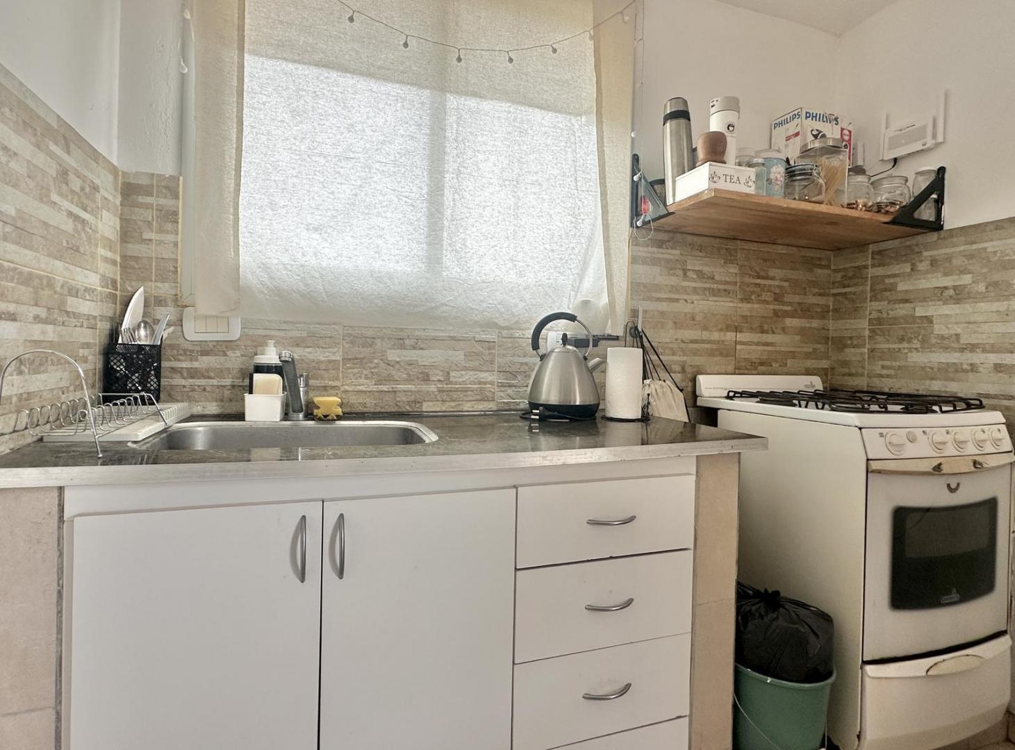 Foto de Casa en VENTA de 1 dormitorio - Lisandro Olmos, La Plata, imagen 2