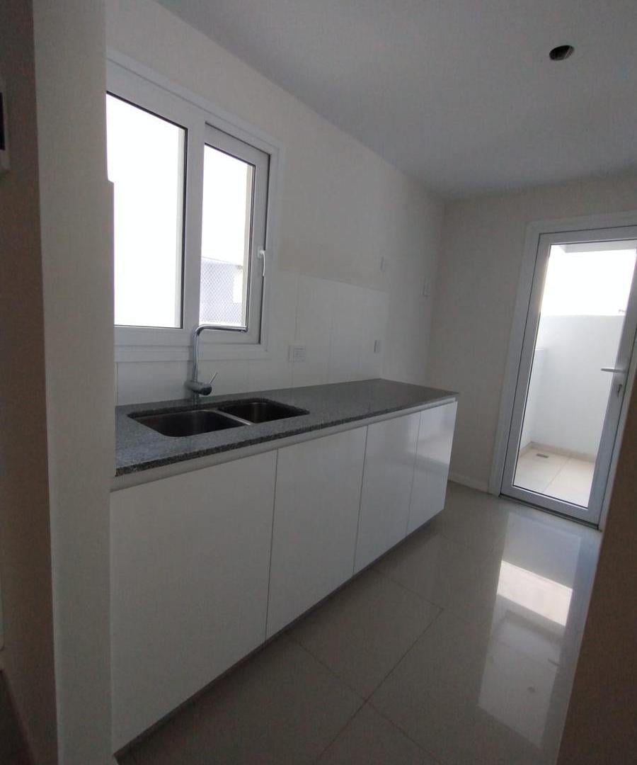 Foto de DEPARTAMENTO EN ALQUILER DE 1 DORMITORIO EN LA PLATA, imagen 3