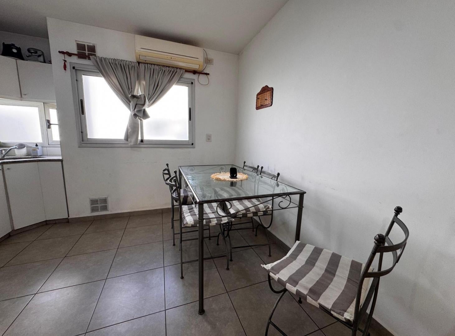 Foto de VENTA DE DEPARTAMENTO DE 2 DORMITORIOS CON PATIO Y COCHERA, imagen 5