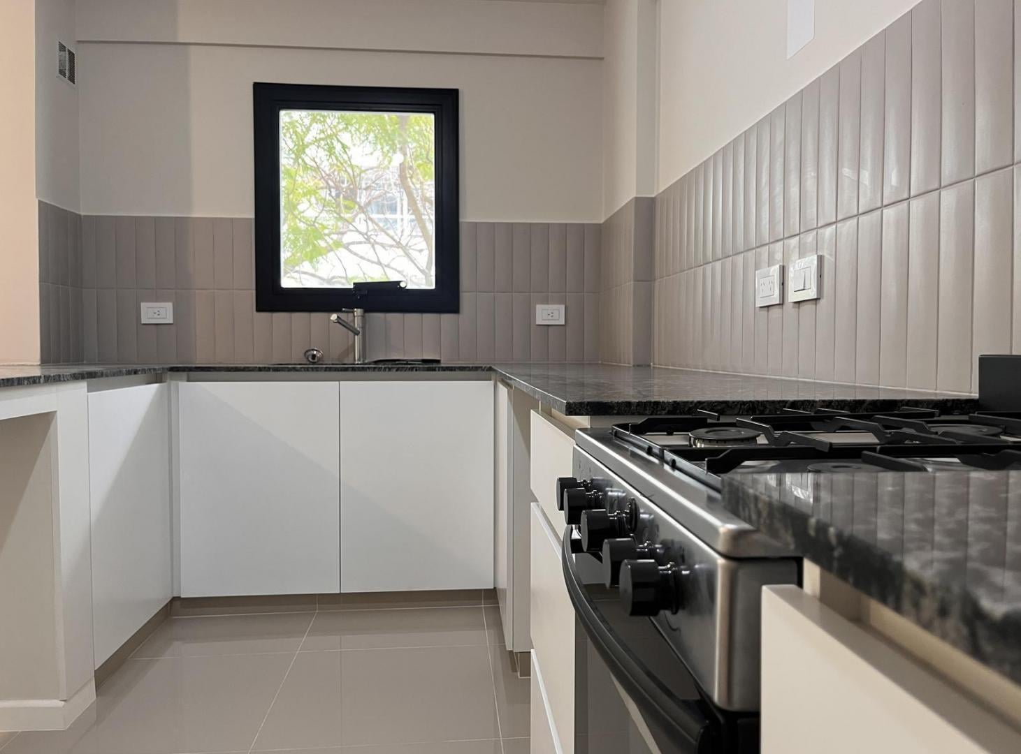 Foto de DEPARTAMENTO DE 2 DORMITORIOS EN ALQUILER, imagen 2