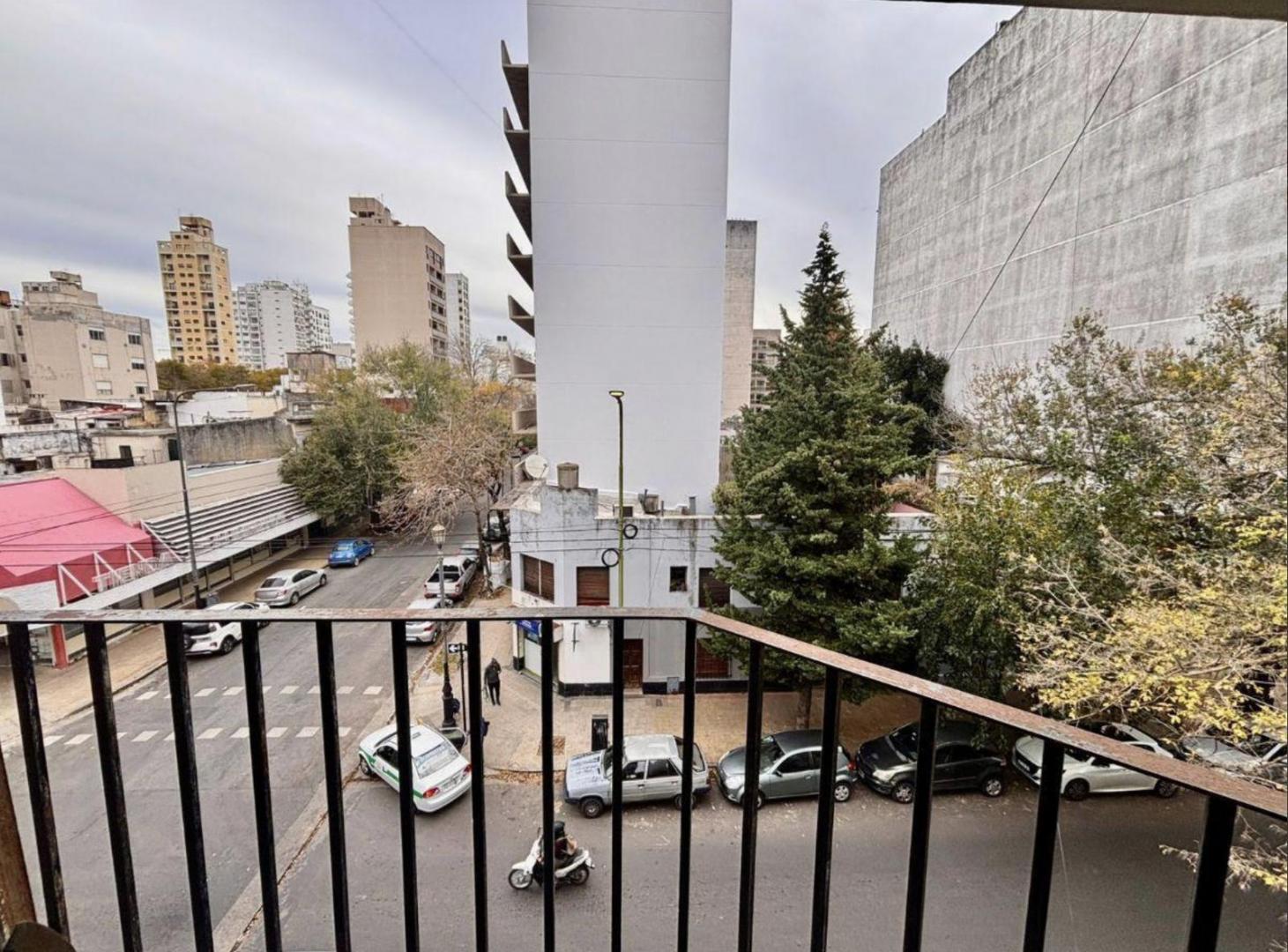 Foto de Departamento 1 dormitorio con cochera / 50 e/ 1 y 2, imagen 1