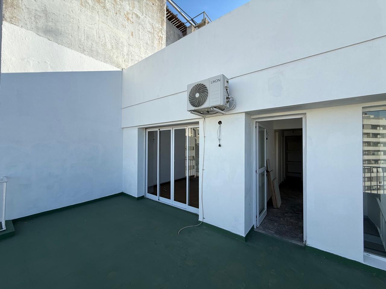 Foto de VENTA DE DUPLEX DE 4 DORMITORIOS EN DIAGONAL 80 Y 47 - LA PLATA, imagen 1