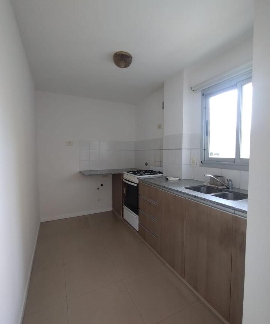 Foto de DEPARTAMENTO DE UN DORMITORIO EN ALQUILER EN LA PLATA, imagen 2