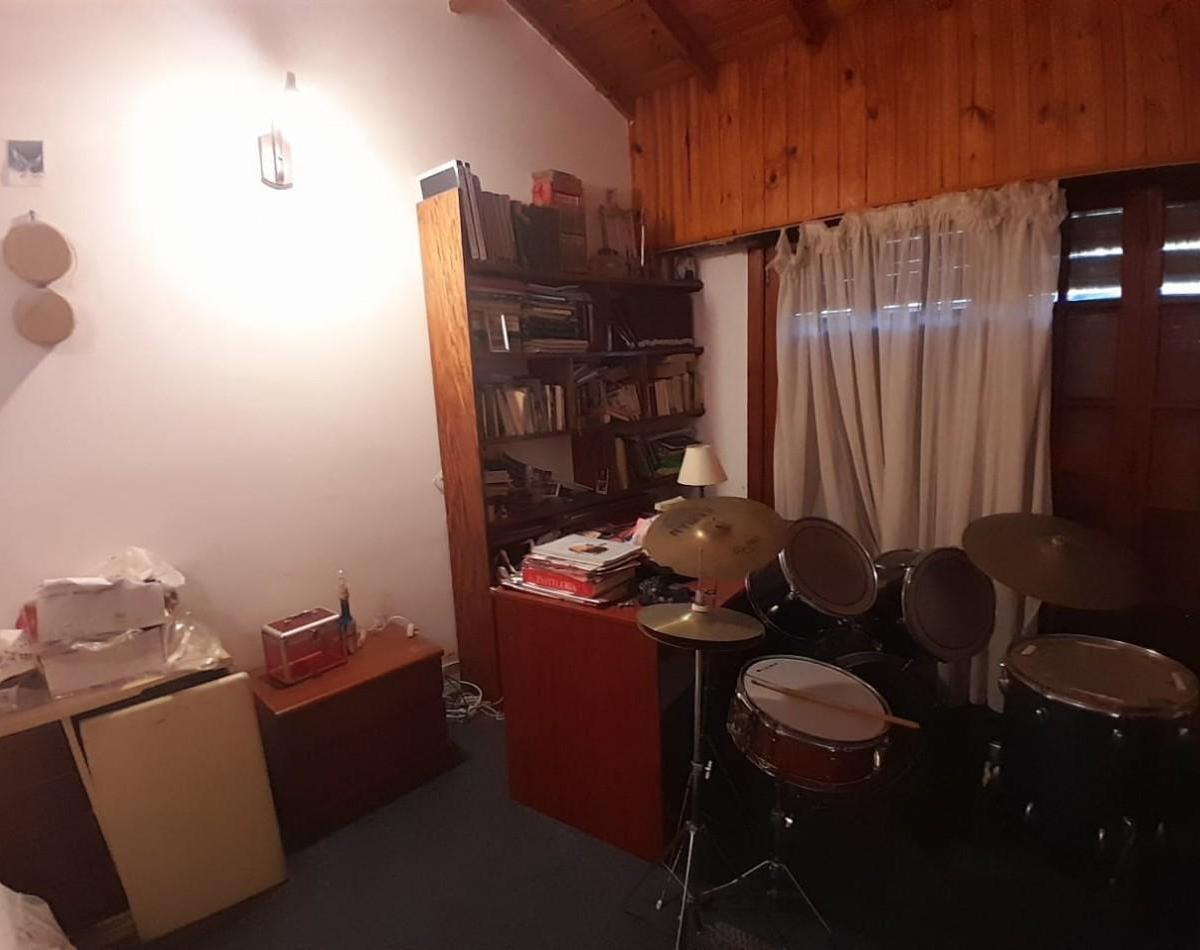 Foto de Gran chalet en venta. Garcia Lorca 1700, imagen 2