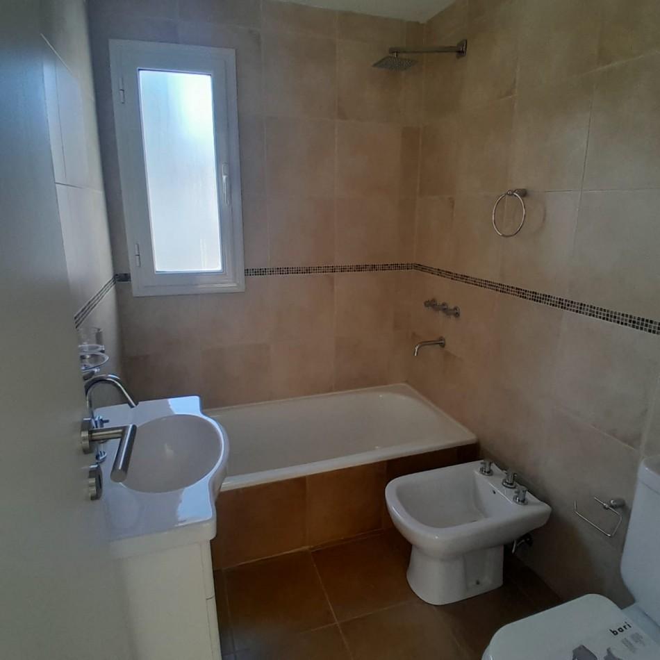 Foto de VENTA. DEPARTAMENTO DOS AMBIENTES A ESTRENAR. BARRIO LA PERLA, imagen 3
