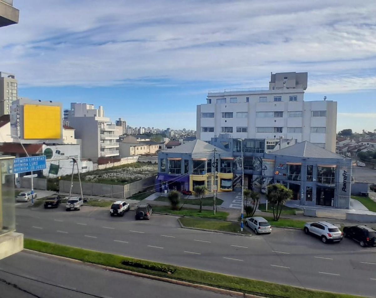 Foto de EN VENTA SEMIPISO ZONA CONSTITUCION 4100, imagen 4