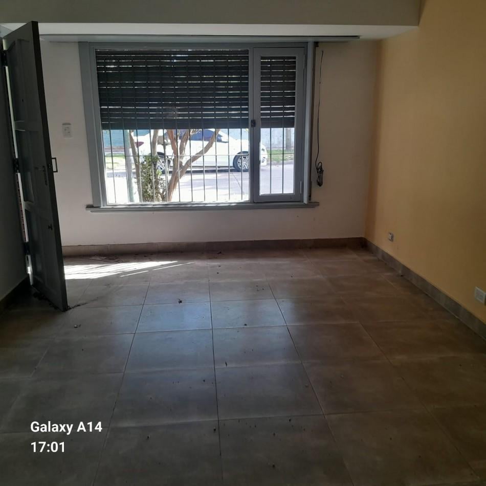 Foto de PH DE 3 AMBIENTES EN PLANTA BAJA A LA CALLE. CON RENTA, imagen 2