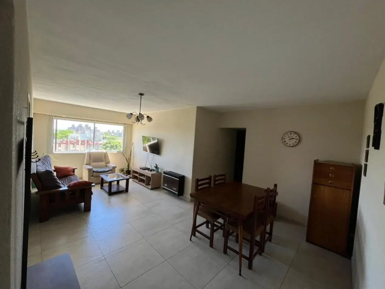 EN VENTA. DEPARTAMENTO DE 4 AMBIENTES CON ESPACIO DE COCHERA. BAHIA BLANCA 2600 1