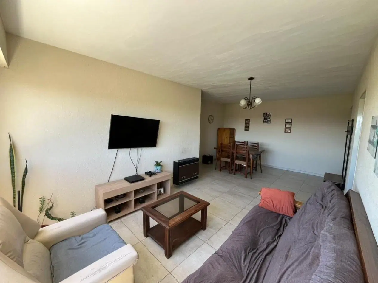 EN VENTA. DEPARTAMENTO DE 4 AMBIENTES CON ESPACIO DE COCHERA. BAHIA BLANCA 2600 2