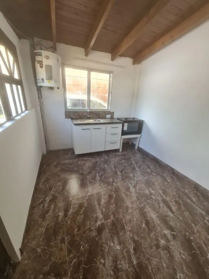 ALQUILER 12 MESES. DOS AMBIENTES ITUZAINGO 6500 5