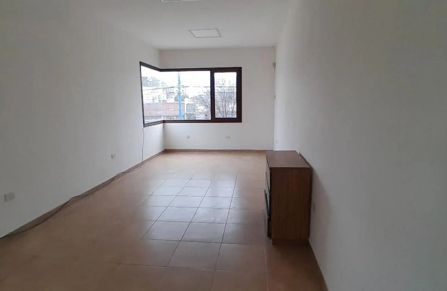 ALQUILER LOCAL COMERCIAL SOBREA AVDA JARA 5