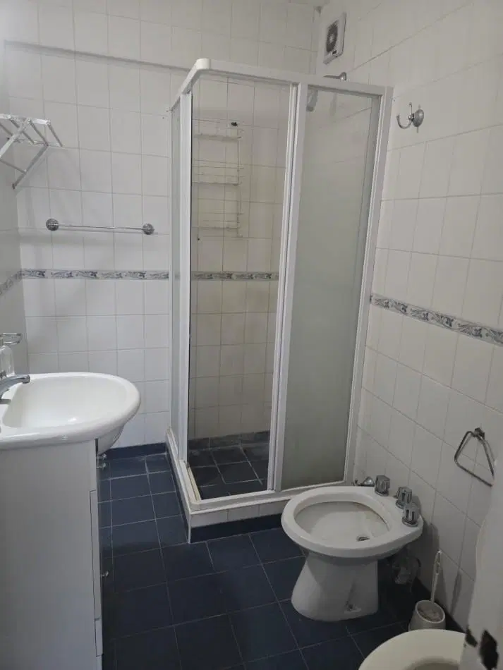 Alq 24 M Departamento 4 ambientes con cochera barrio San Jose 5