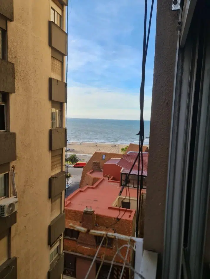 Departamento 1 ambiente Colon y Guemes 3