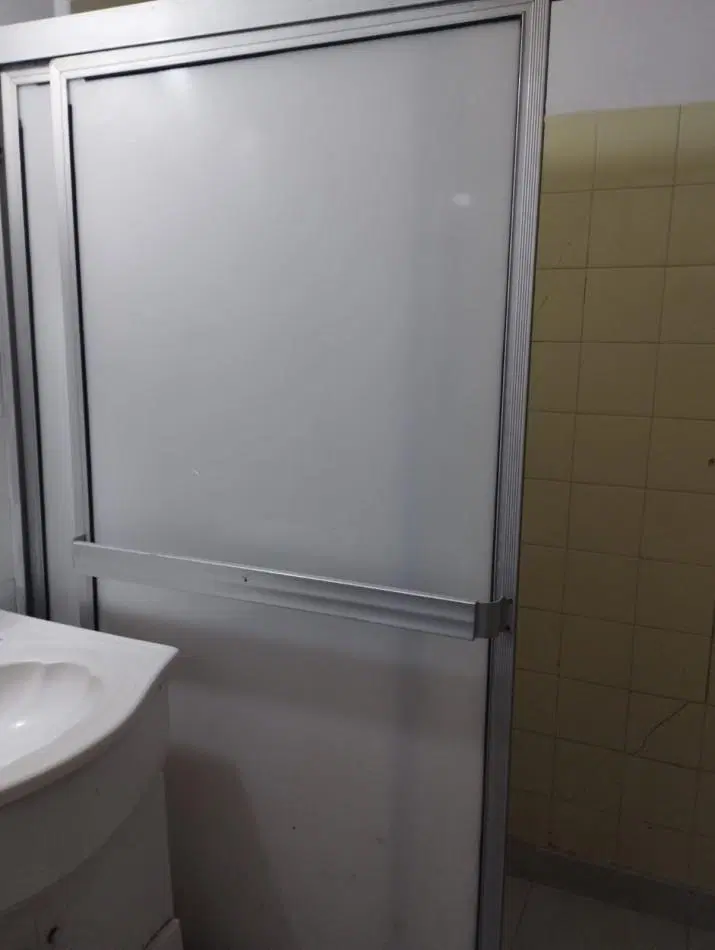 EN VENTA. 3 AMBIENTES EN COMPLEJO CERRADO, CON ESTACIONAMIENTO. APTO CREDITO. SOBRE AVENIDA LIBERTAD 2