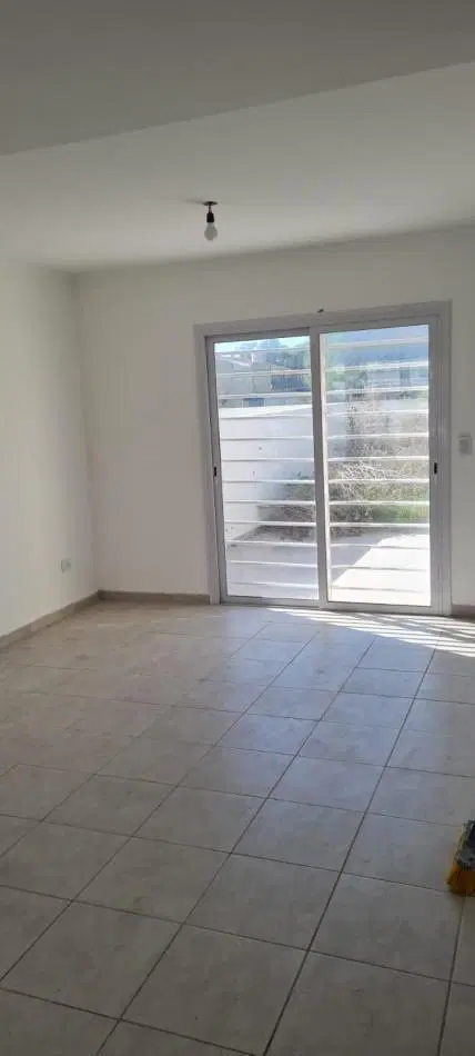 DUPLEX 3 AMBIENTES. BARRIO FELIX U. CAMET. APTO CREDITO 3