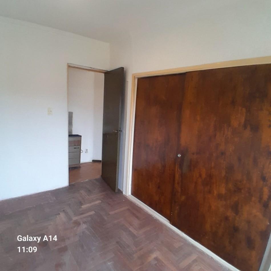 Foto de DEPARTAMENTO DE 2 AMBIENTES EN RIVADAVIA AL 8100, imagen 2