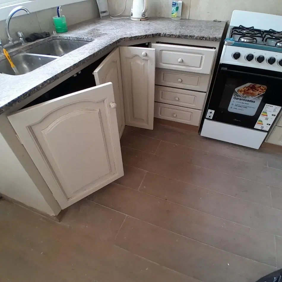 CHALET DE TRES AMBIENTES, RECICLADO. EN BARRIO VILLA PRIMERA 1
