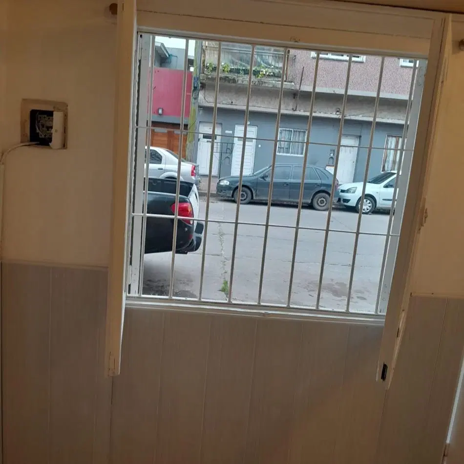 PH DE AMBIENTE Y MEDIO, PLANTA BAJA A LA CALLE 5