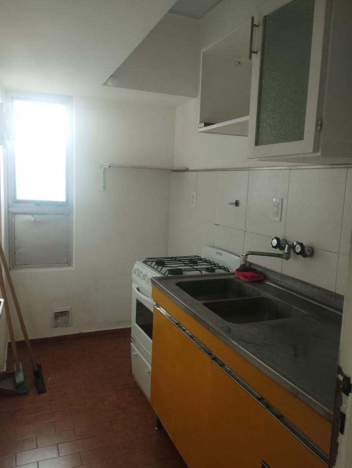 Foto de DEPARTAMENTO UN AMBIENTE CON COCHERA Y VISTA AL MAR. CENTRO, imagen 5