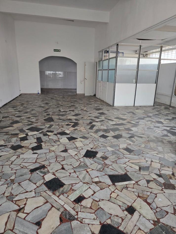 Foto de LOCAL CON VIDRIERA A LA CALLE, EN EXCELENTE ZONA DE VILLA PRIMERA, imagen 2