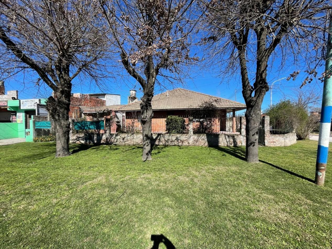 Foto de CHALET DE 3 AMBIENTES EN ESQUINA DE LIBERTAD Y TANDIL, imagen 2