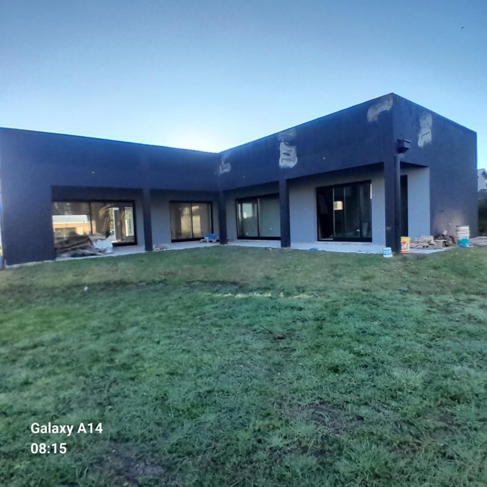 Foto de MODERNA CASA A TERMINAR EN COUNTRY COSTA DEL SOL, MAR CHIQUITA, imagen 5