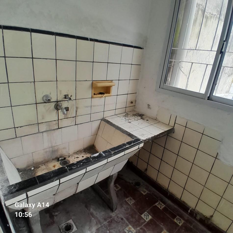Foto de PH DE 3 AMBIENTES EN PRIMER PISO, ZONA BROWN E INDEPENDENCIA, imagen 3