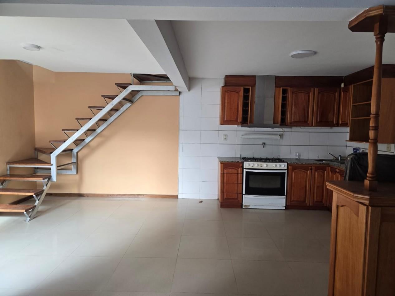 Foto de ALQUILER 24 MESES. CHALET AL FONDO EN DOS PLANTAS ON GARAGE., imagen 1