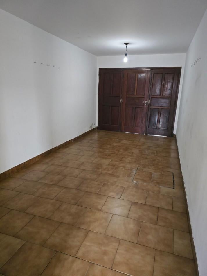 Foto de ALQUILER 24 MESES. CHALET 3 AMBIENTES CON COCHERA. RIVADAVIA 6900, imagen 3