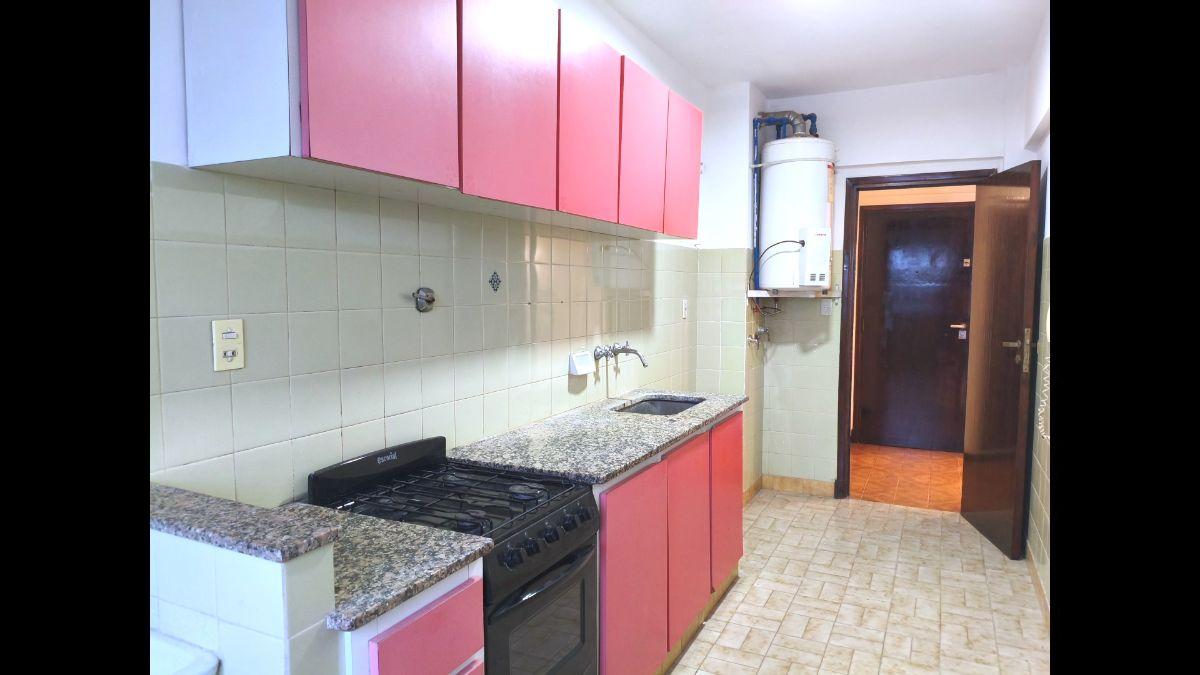 Foto de Departamento 2 ambientes 45 m² luminoso con balcón, Villa Primera, imagen 2