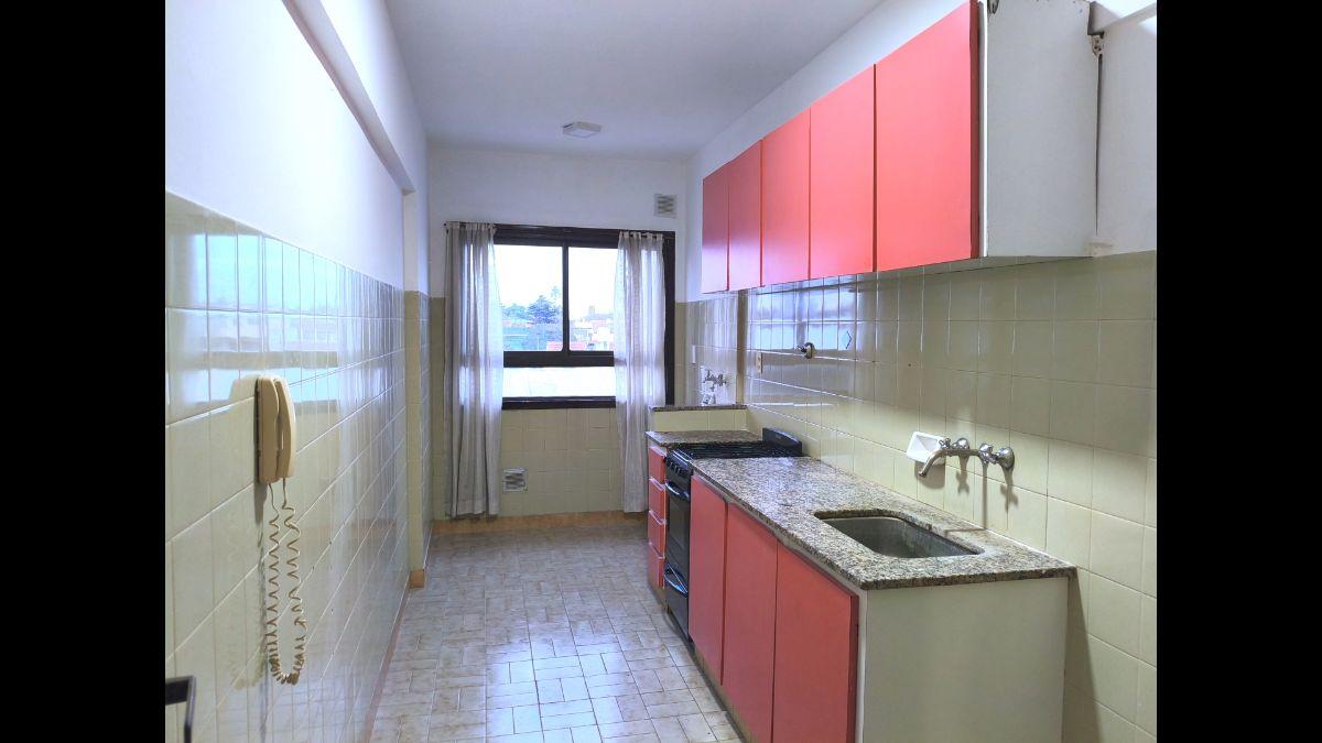 Foto de Departamento 2 ambientes 45 m² luminoso con balcón, Villa Primera, imagen 5