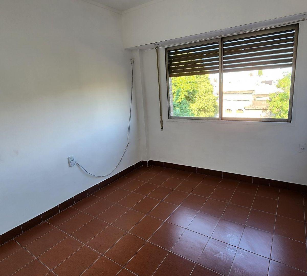 Departamento 3 Dorm. + Cochera en Candiotti Santa Fe 3