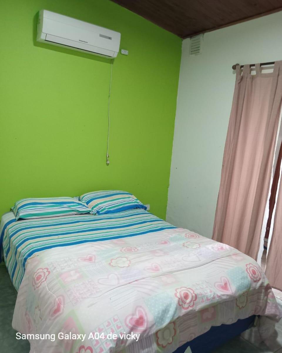 Casa con 3 Dorm. y Piscina en Sauce Viejo 1