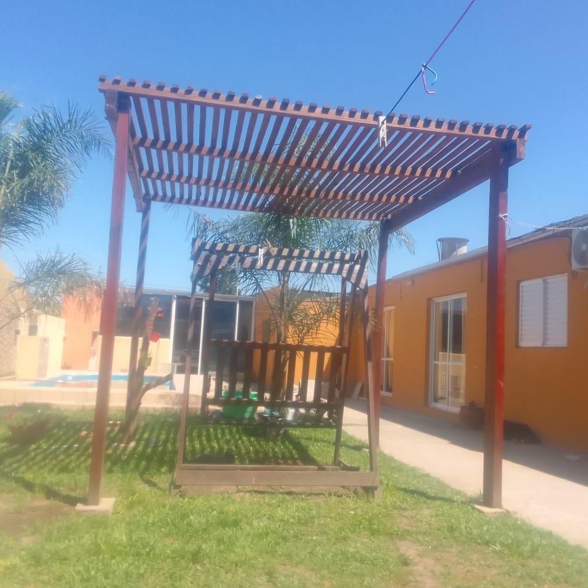 Casa con 3 Dorm. y Piscina en Sauce Viejo 2