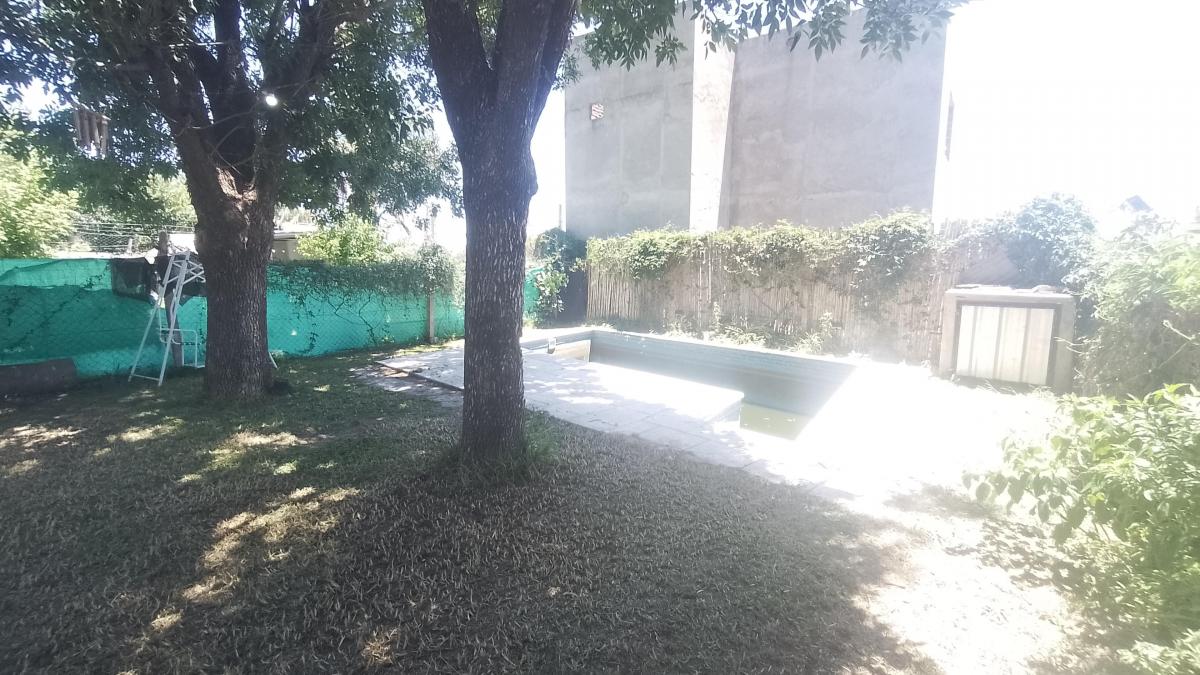 Casa Quinta con Pileta en Barrio Los Conquistadores 4