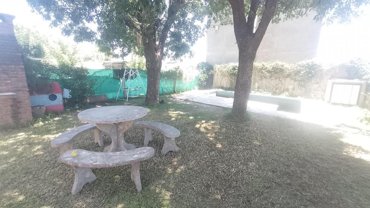 Casa Quinta con Pileta en Barrio Los Conquistadores 3