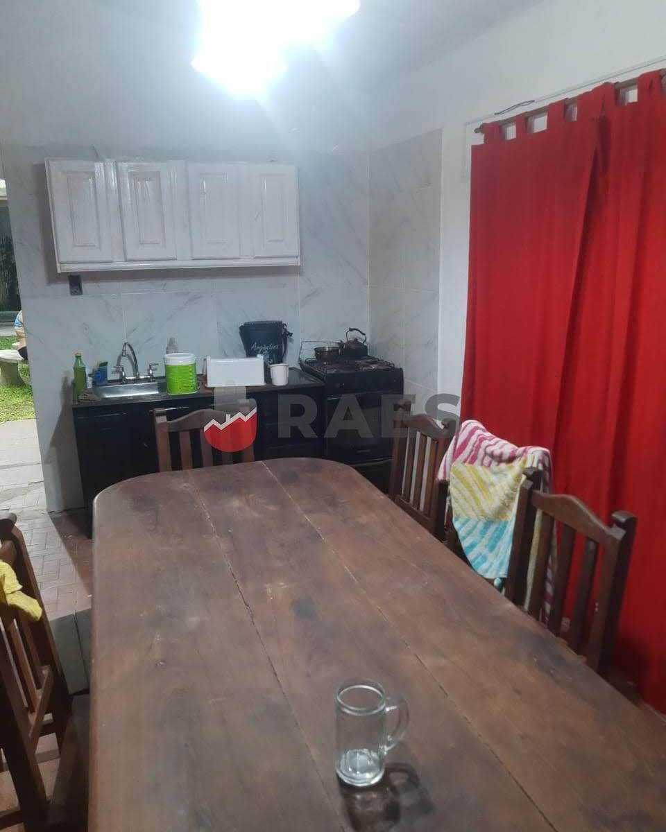 Casa Quinta con Pileta en Barrio Los Conquistadores 1