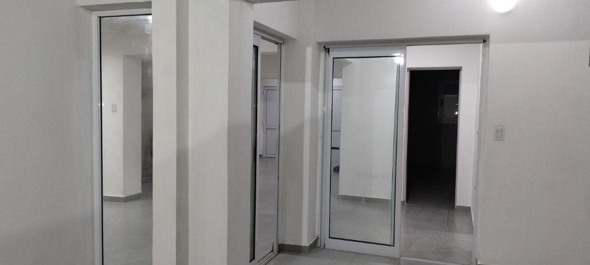 Foto de CASA TOTALMENTE RESTAURADA Y MODERNIZADA A ESTRENAR EN FOMENTO 9 DE, imagen 4