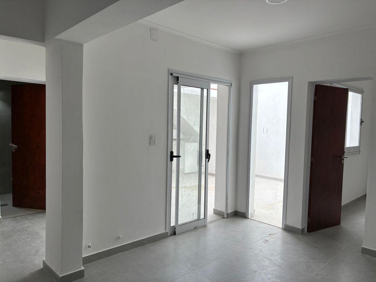 Foto de CASA TOTALMENTE RESTAURADA Y MODERNIZADA A ESTRENAR EN FOMENTO 9 DE, imagen 2
