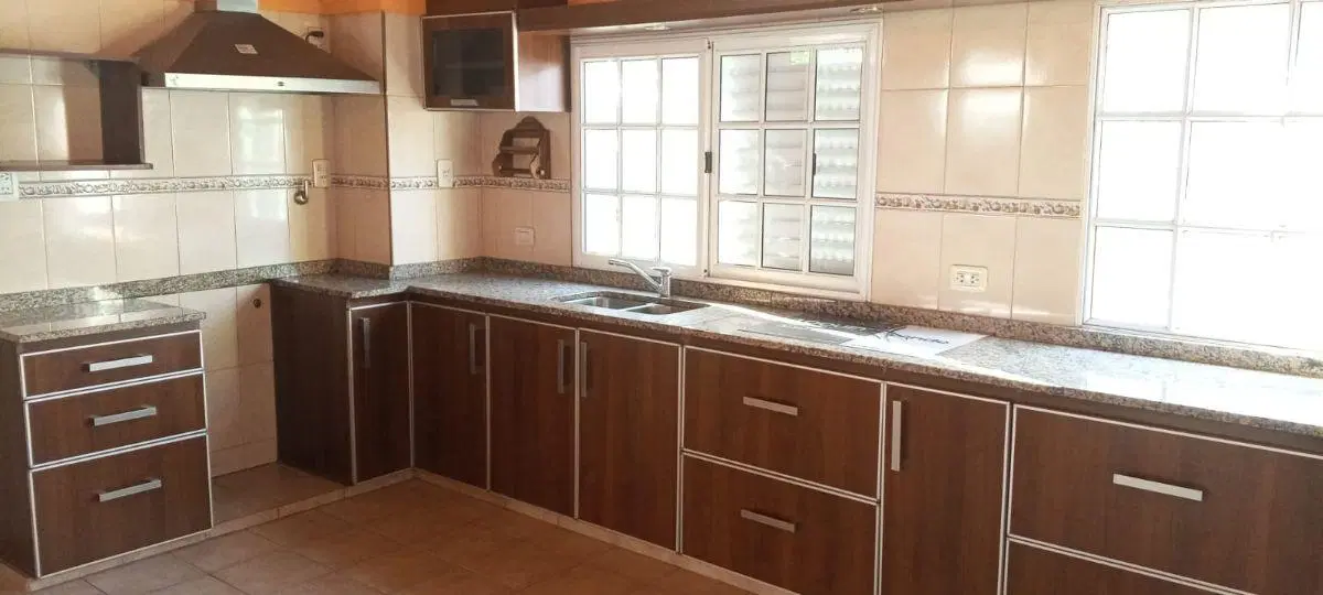 Departamento de 103 m2 con 2 dormitorios en alquiler a metros de Gral Paz y Av. galicia. 2