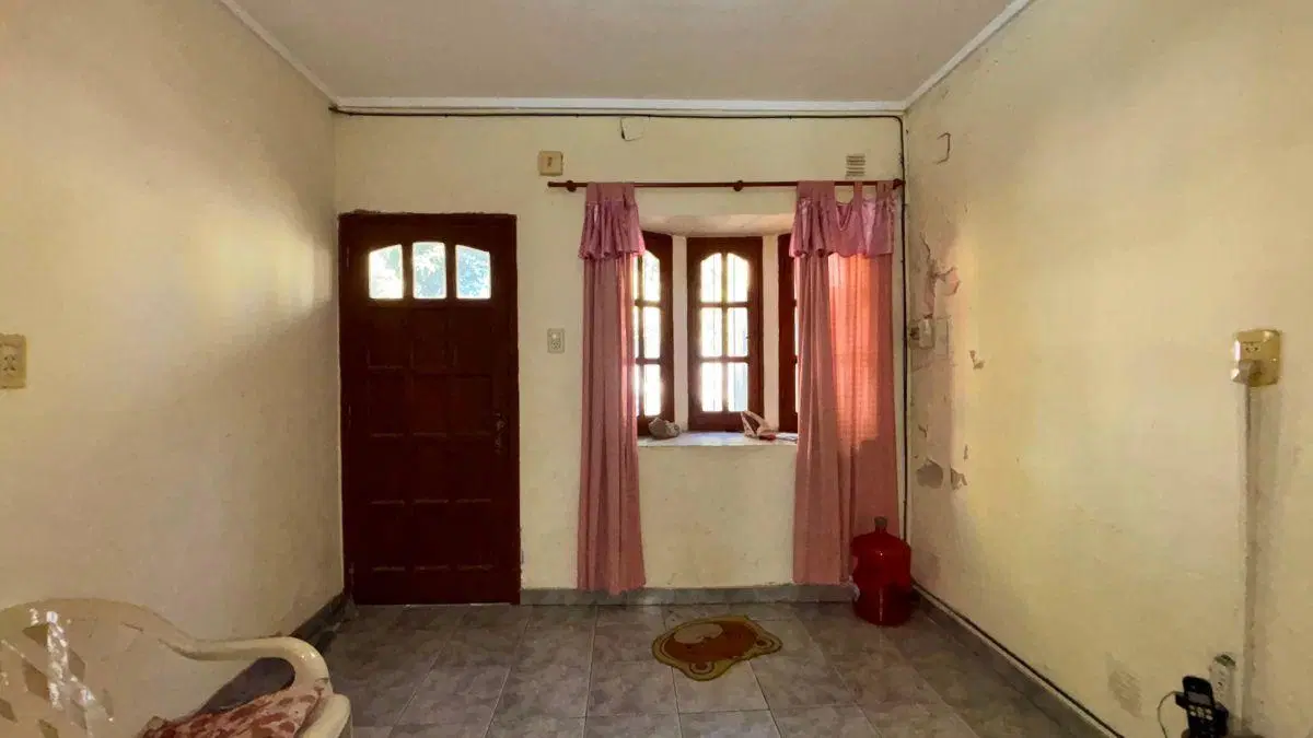 Casa con 3 dormitorios y patio verde en Alte Brown 2800 1