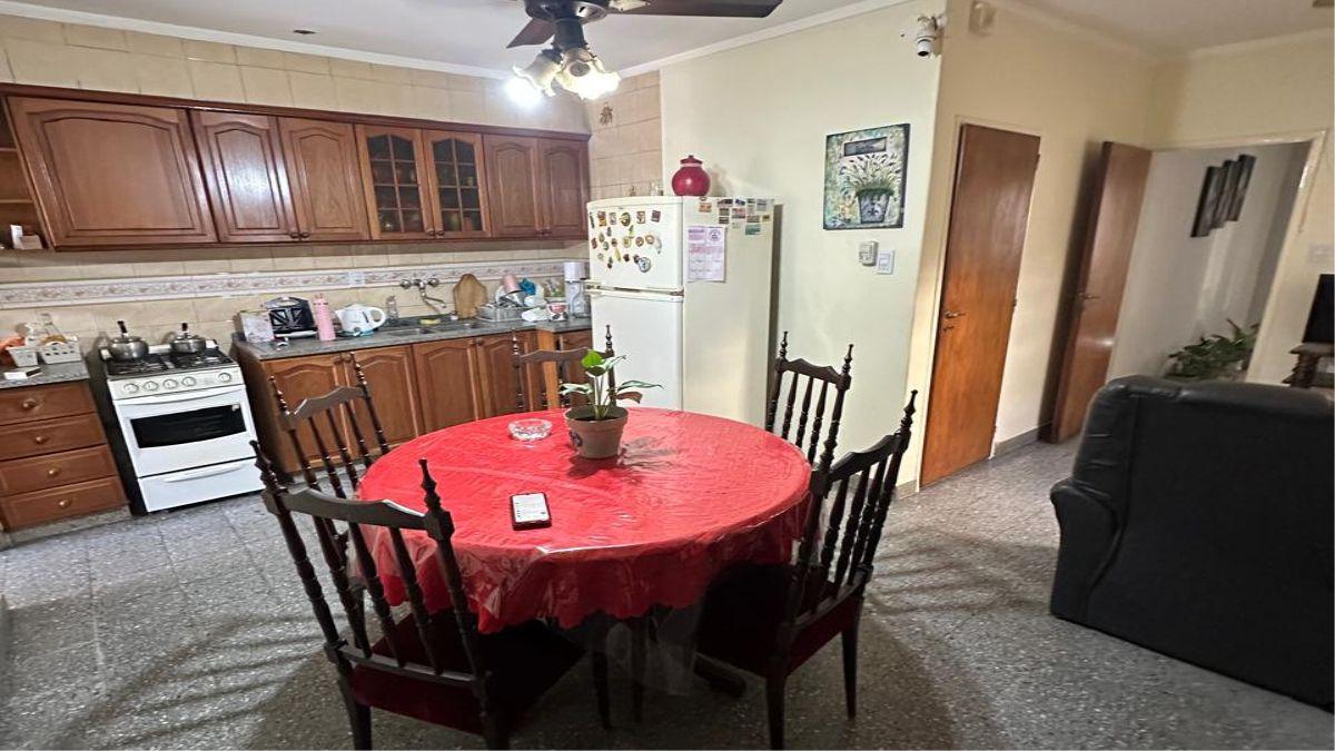 Foto de CASA DE 3 DORMITORIOS | BARRIO CANDIOTI SUR, imagen 1