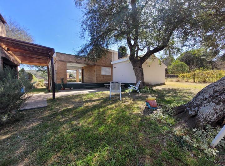 VILLA LOS AROMOS CASA CON PILETA 5 PERSONAS