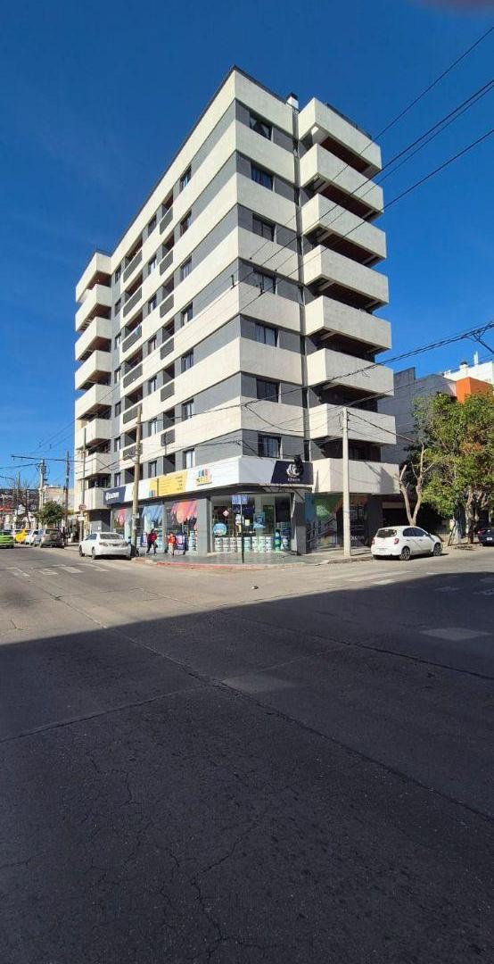 Foto de ALQUILO LOCAL COMERCIAL - 220 m2 - Av Colon 2881, imagen 2